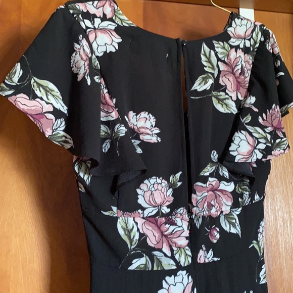 Beautiful floral black dress - Picture 6 of 6